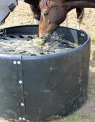 OK PLAST kryt s otvory do krmelců na seno o o 125cm