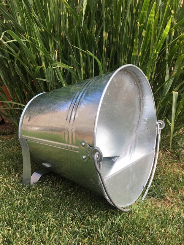 Kbelíková napáječka pro slepice pozinkovaná 10 litrů