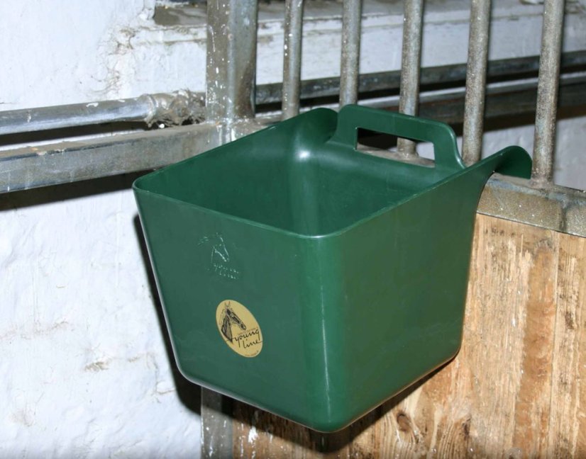Krmný žlab pro koně, skot, ovce OK PLAST závěsný, 11ltr.