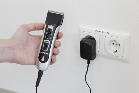 CLIPSTER akumulátorový stříhací strojek DropiX