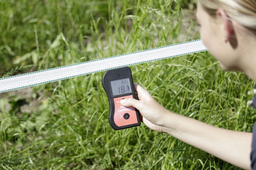 Digitální voltmetr, ampérmetr pro elektrický ohradník