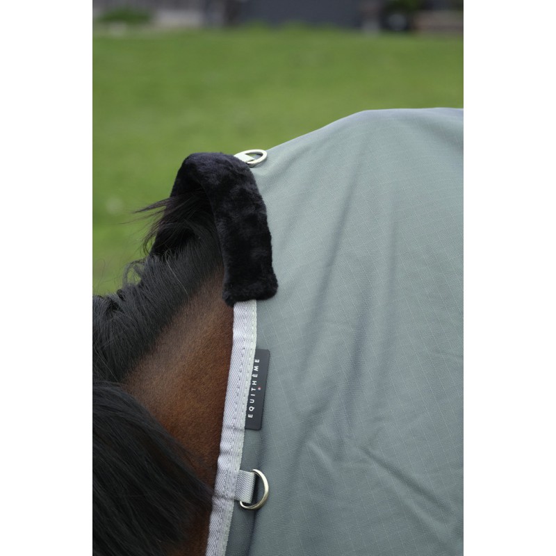 EQUITHEME TYREX 600D/150 g Recycled výběhová deka pro koně zelená